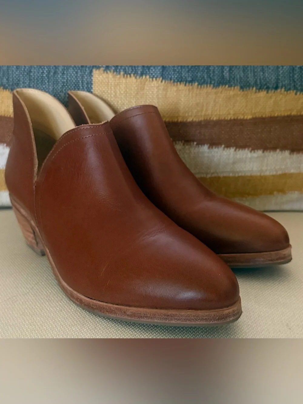 Nisolo Mia Everyday Ankle Bootie Auburn Leather Slip On Block Heel Size 9 EUC